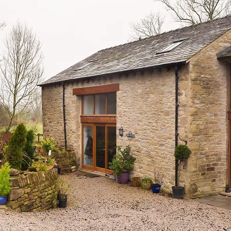 بيت للعطل Willow Tree Barn كندال